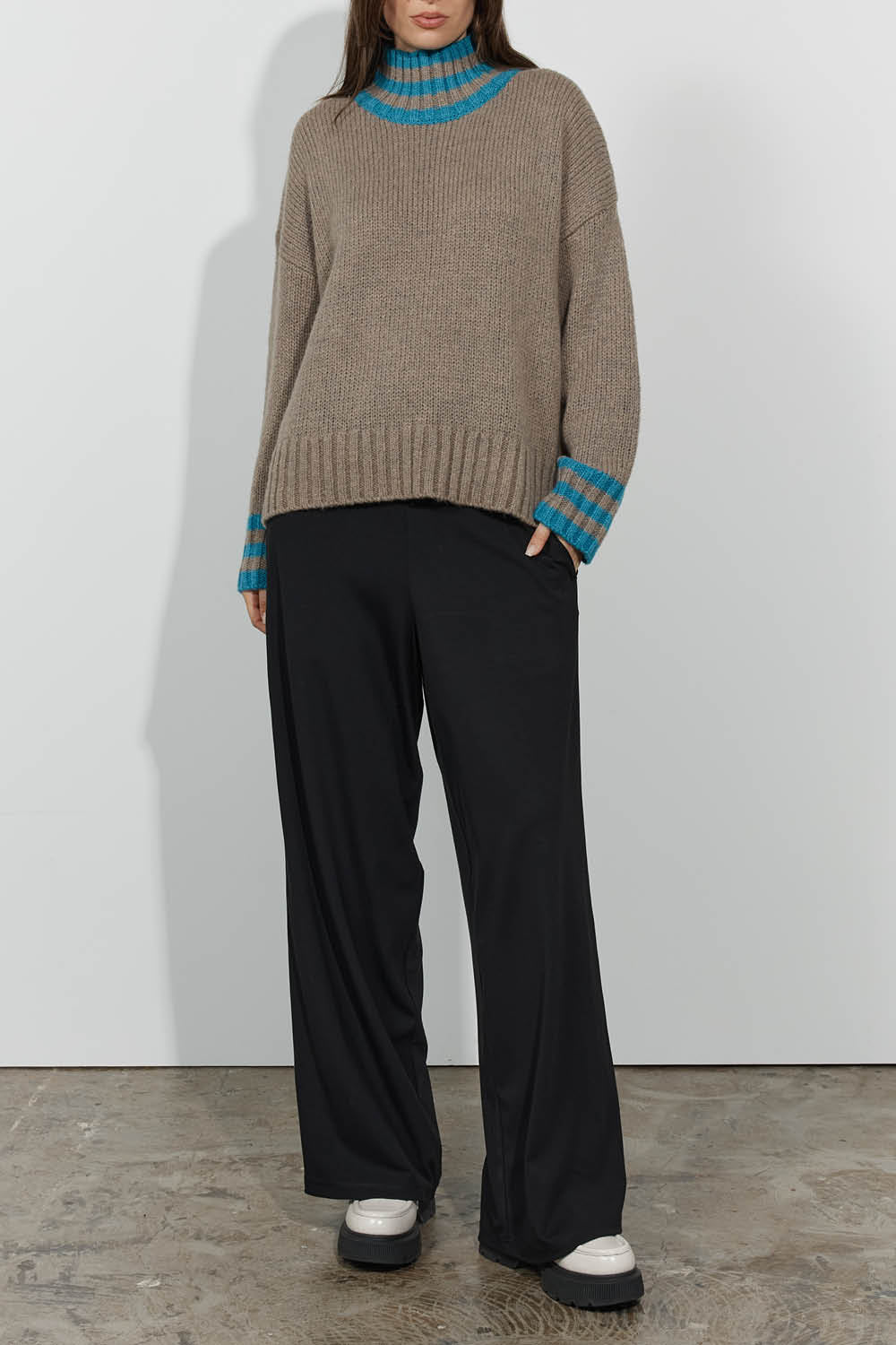 Desire Sweater - Dark Grey / Aqua